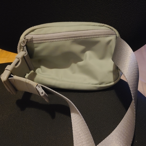 Authentic Lululemon belt bag - Picture 2 of 2